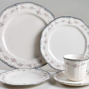 10 place settings - Noritake Traviata fine china